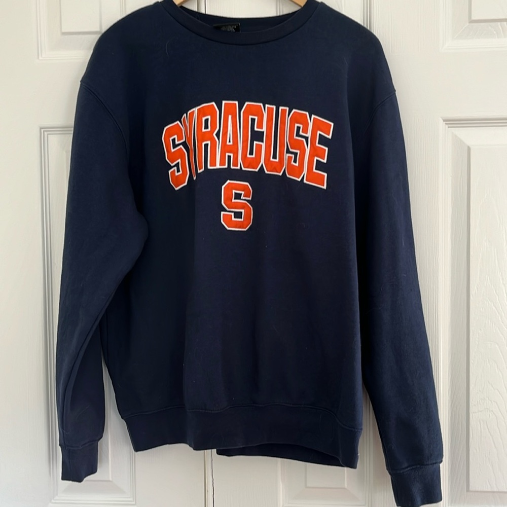 Men’s navy crew sweatshirt with sewn on letters. Size L.